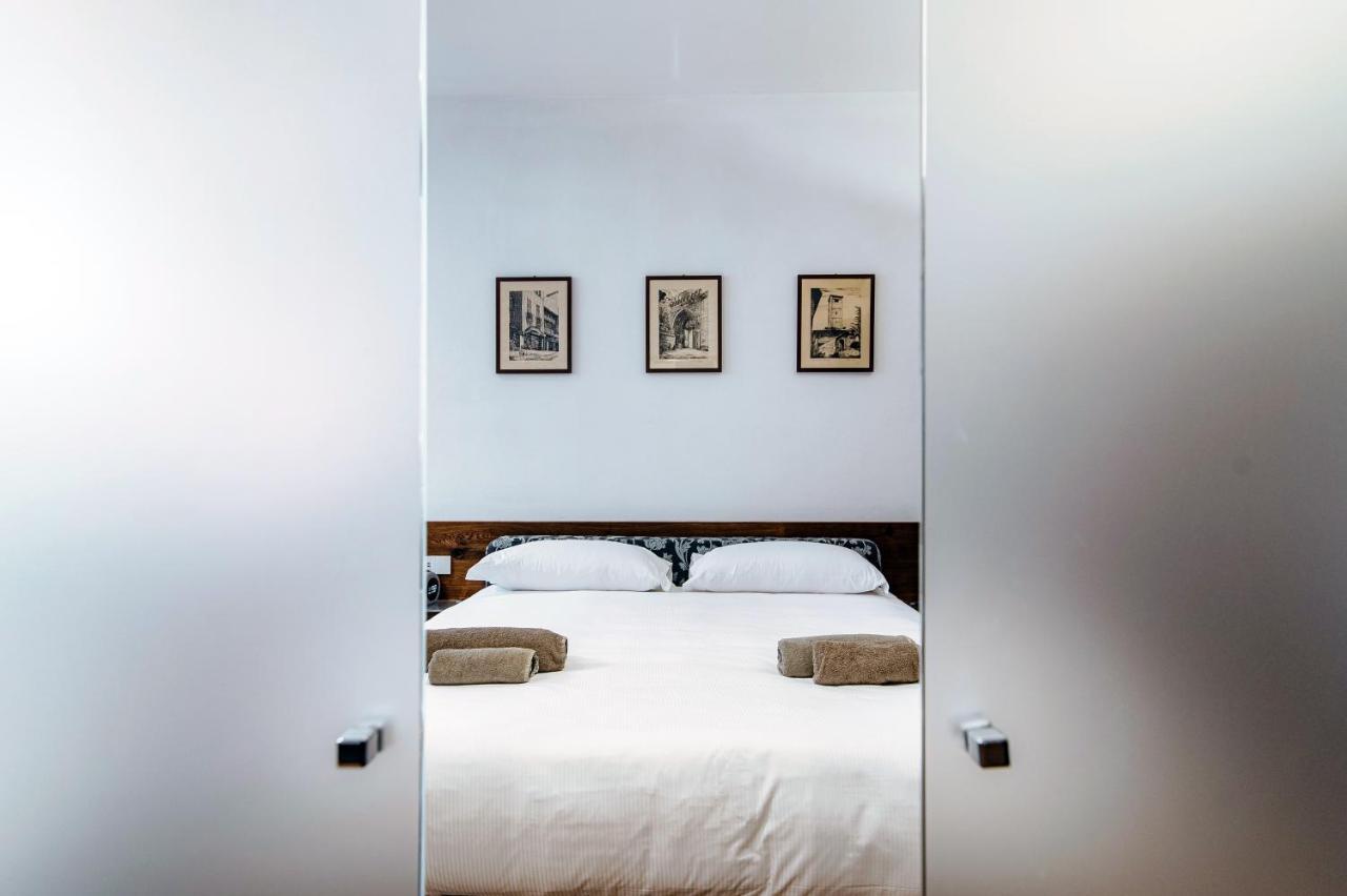 Suite Lo Storico - The House Of Travelers Como Exterior photo