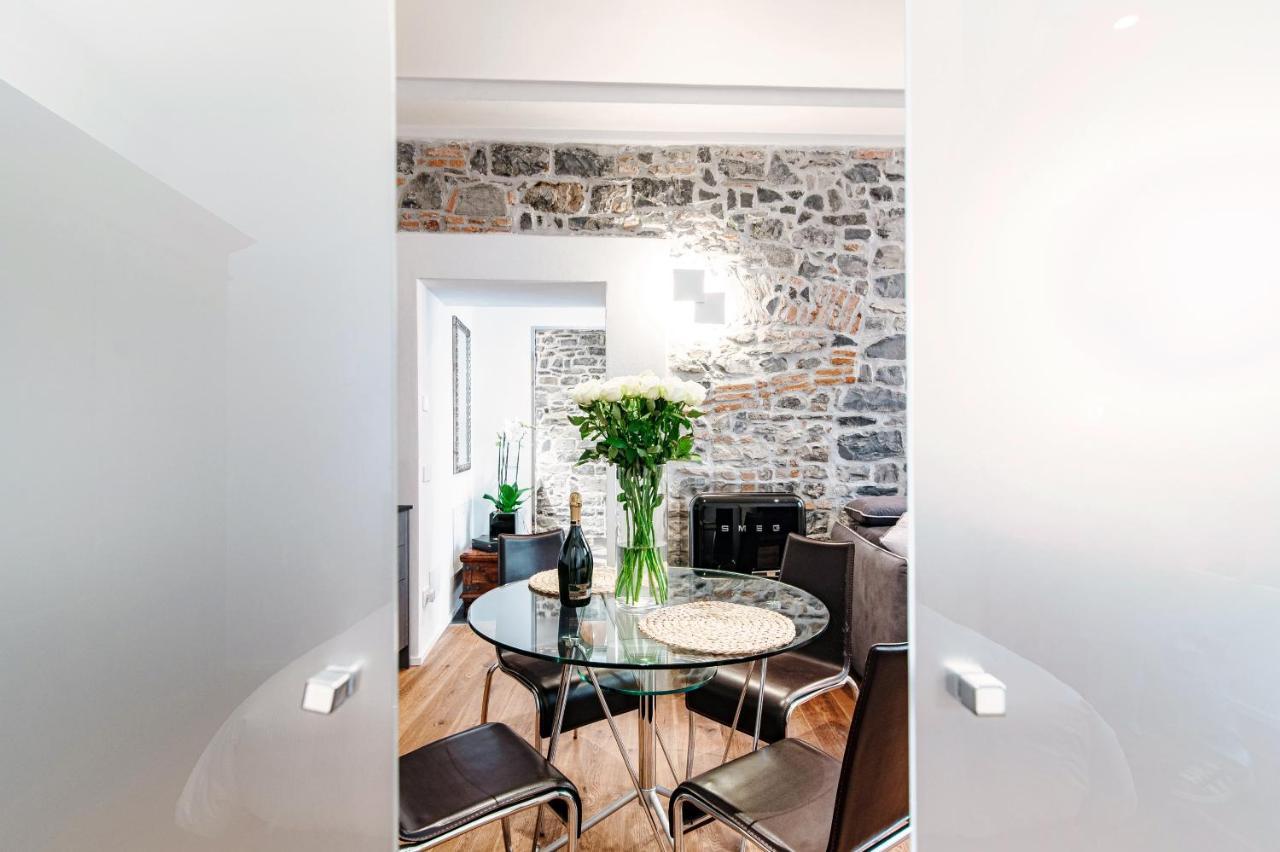 Suite Lo Storico - The House Of Travelers Como Exterior photo